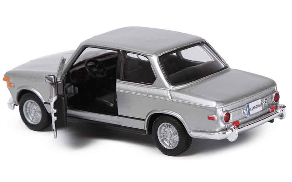 BMW 2002tii (1972) - 1/32 Bburago