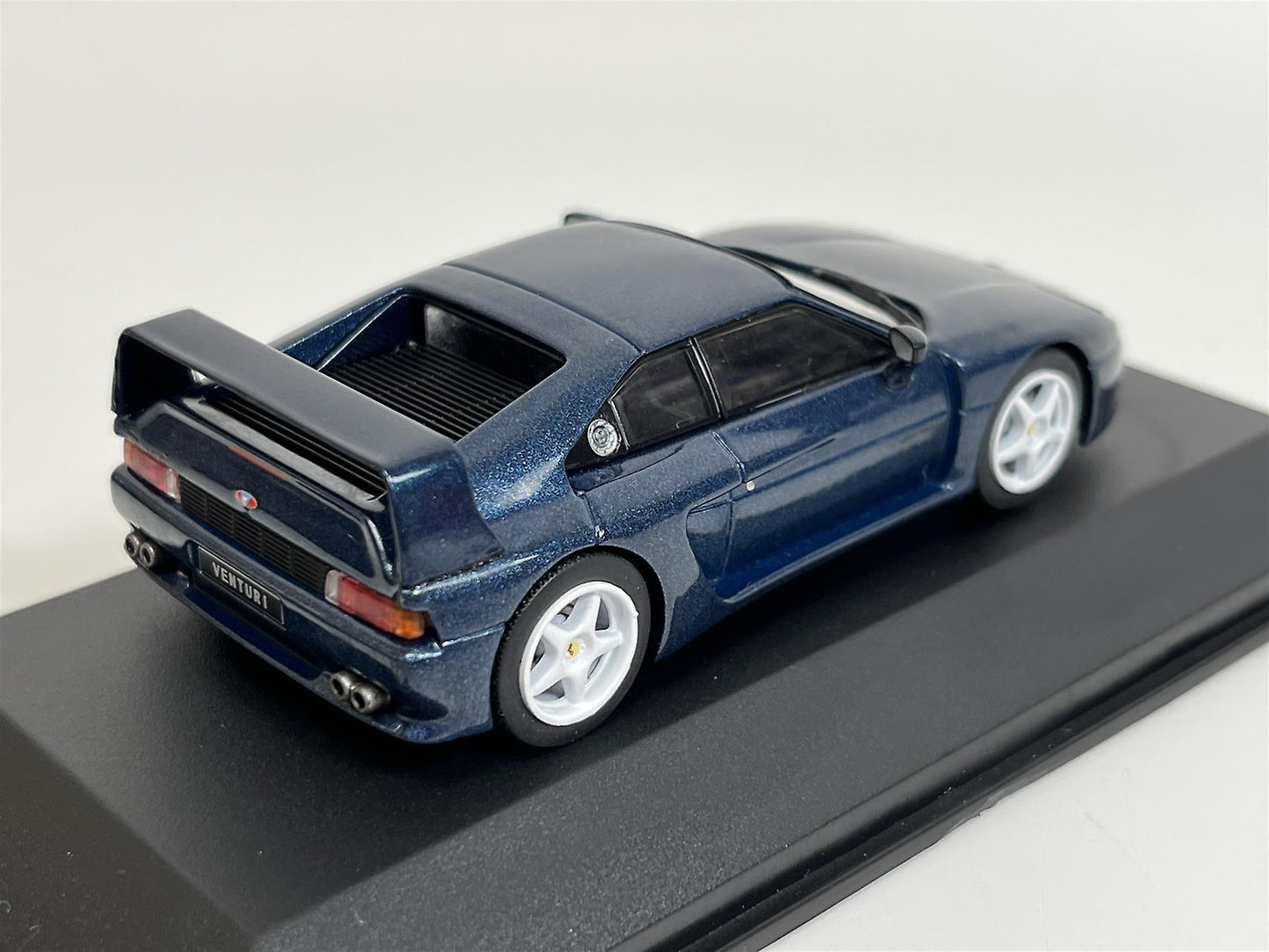 Venturi 400 GT 6 Cylinder - Biturbo cu vitrina plexiglass - 1/43 Solido