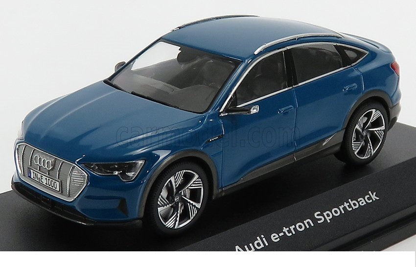 Audi e-tron Sportback antigua blue cu vitrina plexiglass - 1/43 IScale