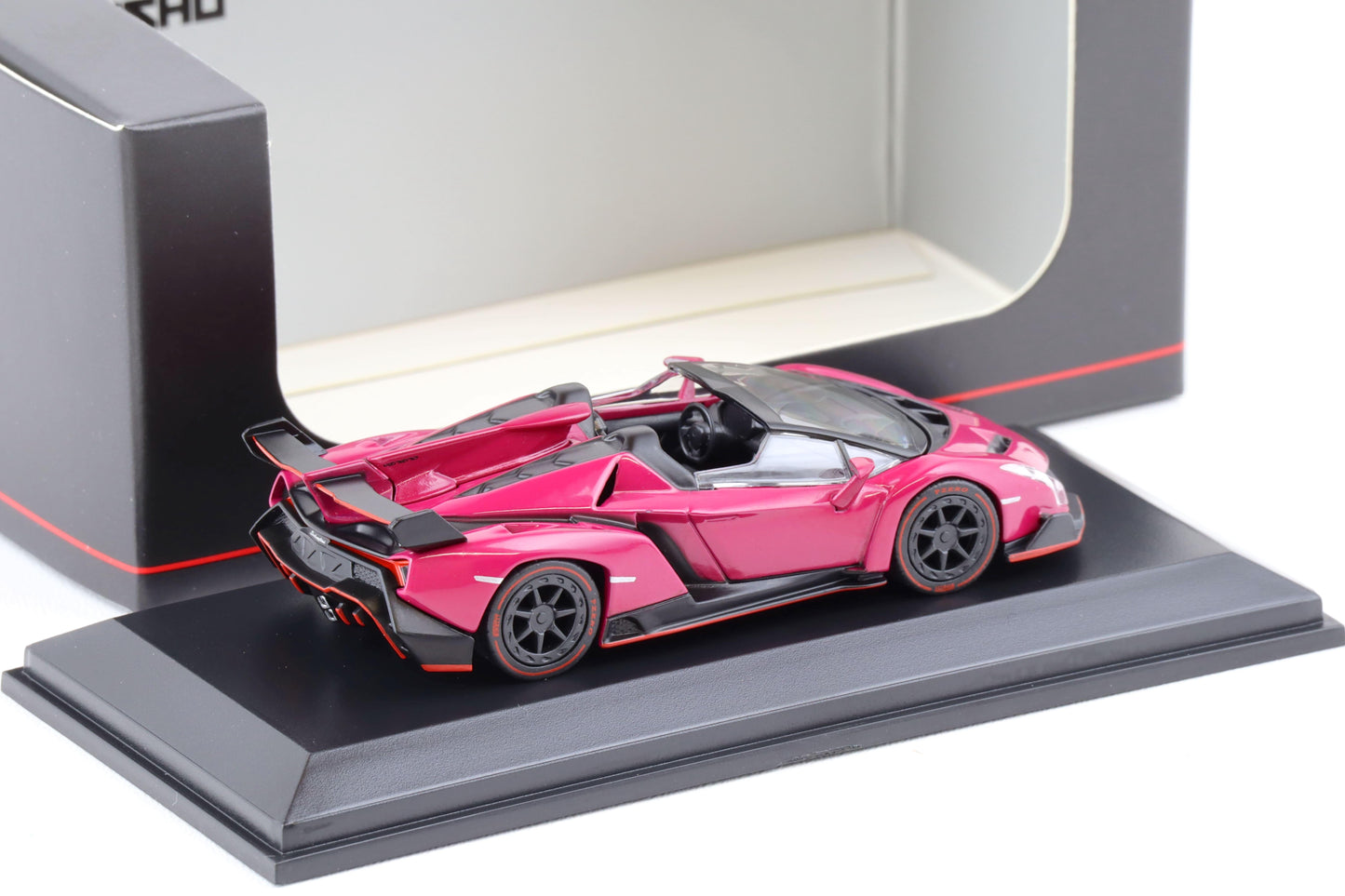 Lamborghini Veneno Roadster magenta/red line cu vitrina plexiglass - 1/64 Kyosho