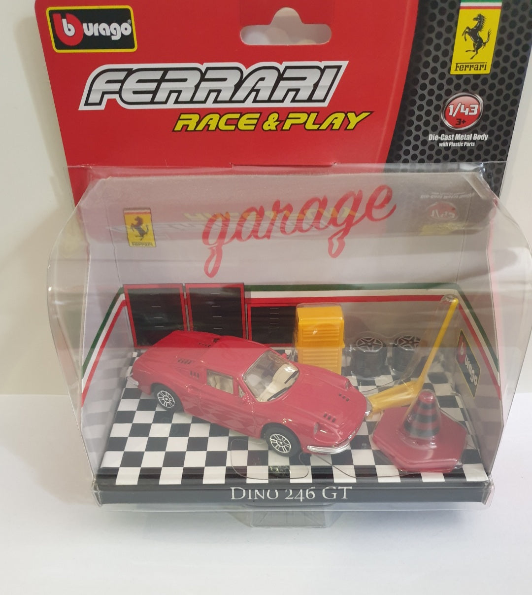 Ferrari Dino 246 GT rosu cu accesorii - 1/43 Bburago