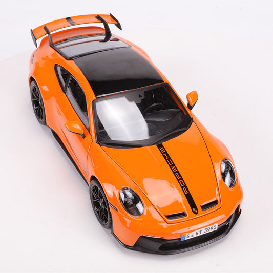 Porsche 911 GT3 (portocaliu) - 1/18 MAISTO