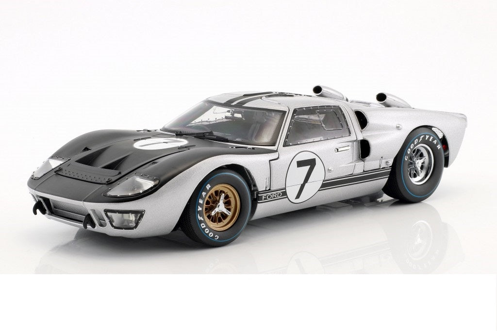 FORD GT-40 MK II 1966 No.7 - 1/18 SHELBY COLLECTIBLES