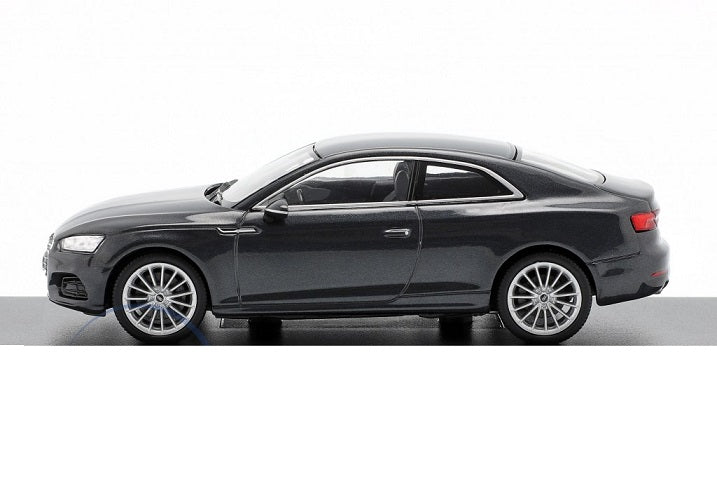 Audi A5 Coupe Manhattan Grey cu vitrina plexiglass - 1/43 Spark