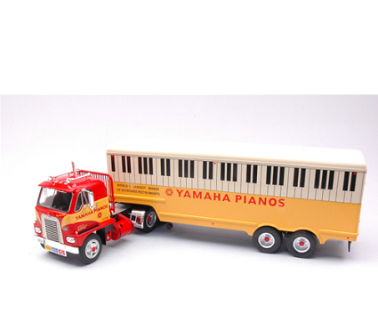 Camion cu remorca International Harvester DCOF-405 1959 Yamaha Pianos - 1/43 Ixo Models