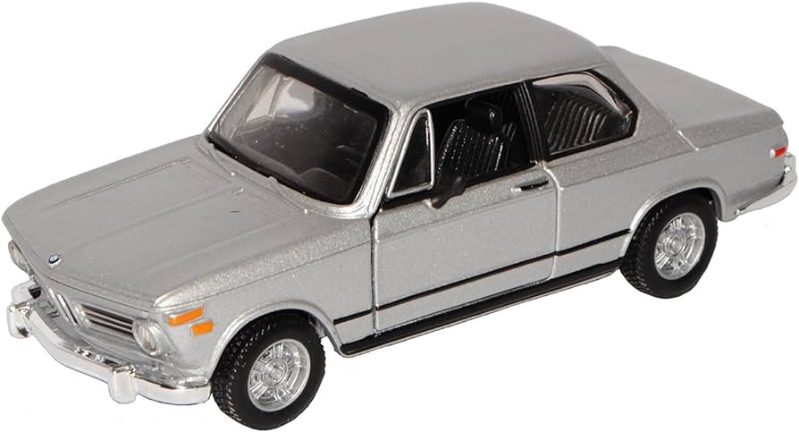 BMW 2002tii (1972) - 1/32 Bburago