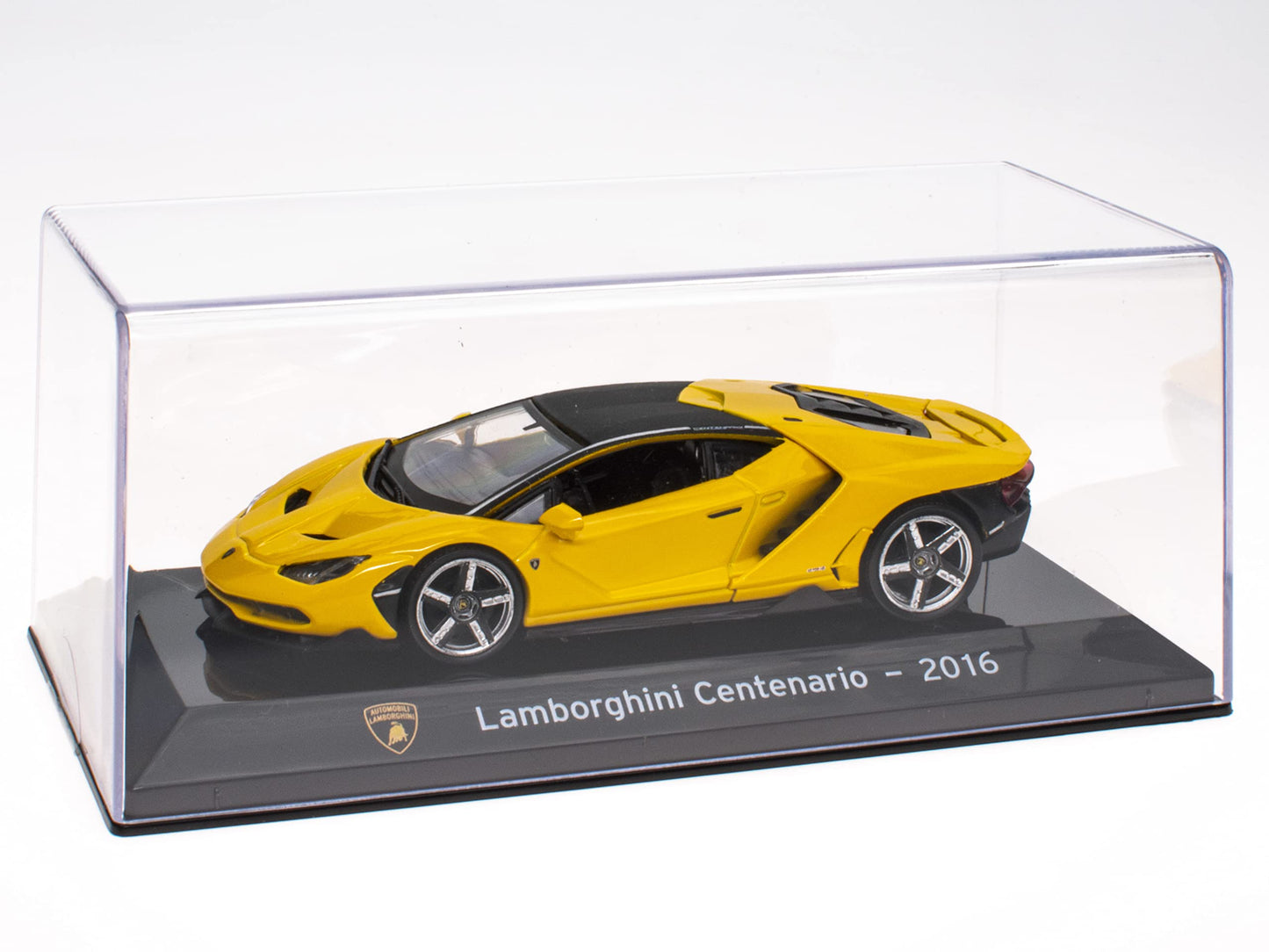 Lamborghini Centenario 2016 cu vitrina plexiglass - 1/43 Altaya