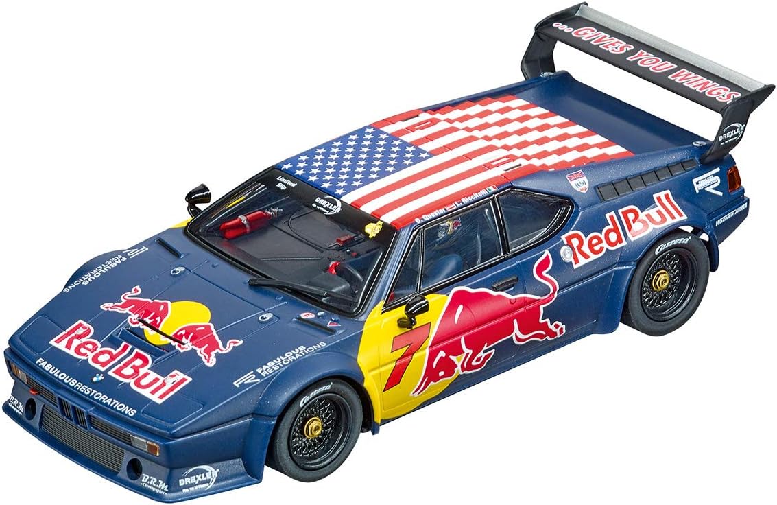 BMW M1 Procar No.7 Daytona 2017 cu pilot si vitrina plexiglass pentru pista Carrera - 1/32 Carrera Evolution