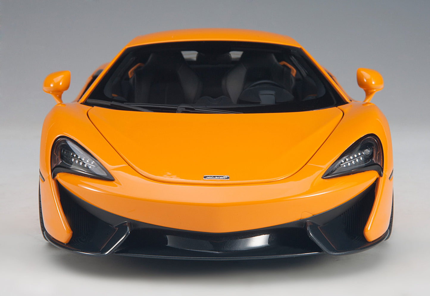 McLaren 570S Orange - 1/18 AUTOART