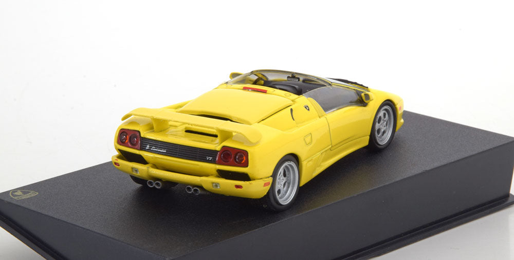 Lamborghini Diablo Roadster 2000 cu vitrina plexiglass - 1/43 Altaya