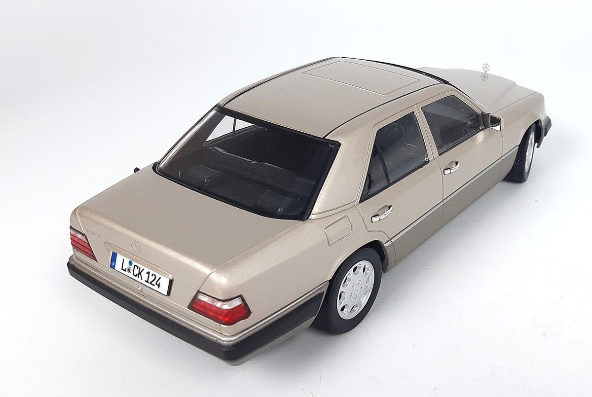 Mercedes-Benz E-Klasse 1989 smoke silver - 1/18 IScale