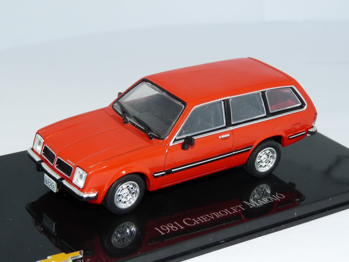 Chevrolet Marajo 1981 cu vitrina plexiglass - 1/43 Altaya