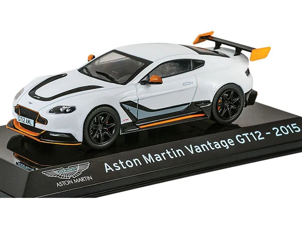 Aston Martin Vantage GT12 2015 cu vitrina plexiglass - 1/43 Altaya