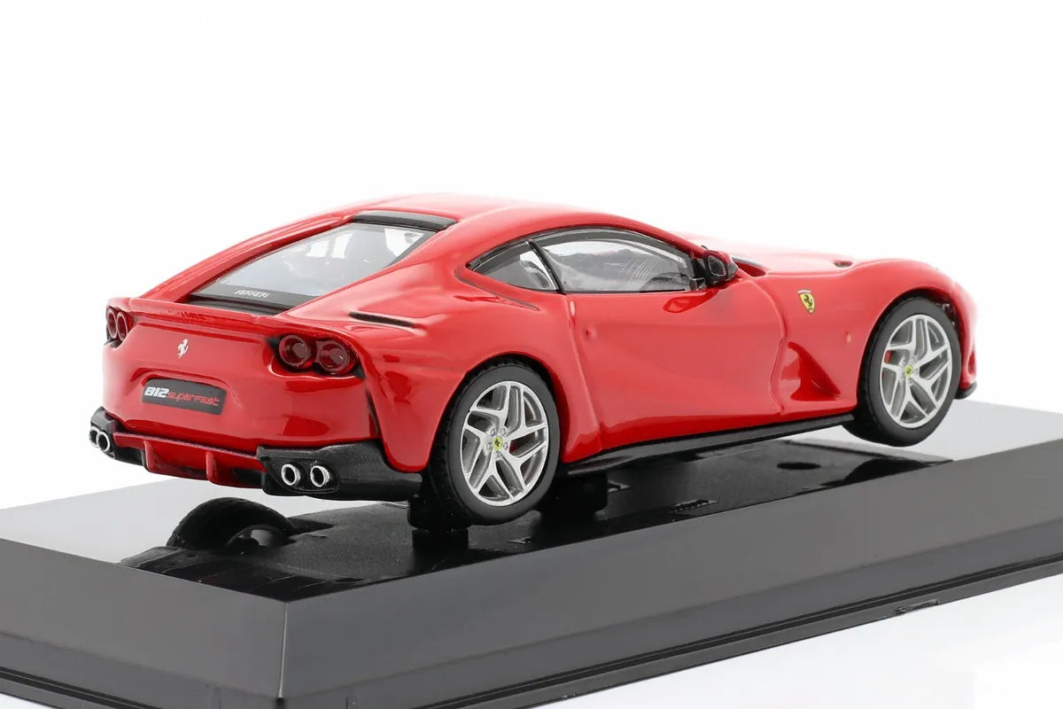 Ferrari 812 Superfast 2017 cu vitrina plexiglass - 1/43 Altaya.