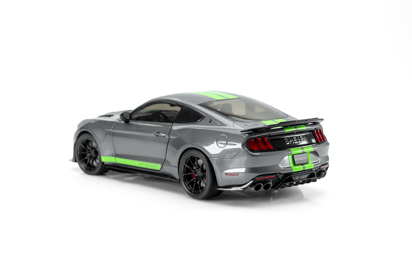 Ford Shelby GT500 gri/verde - 1/18 Solido