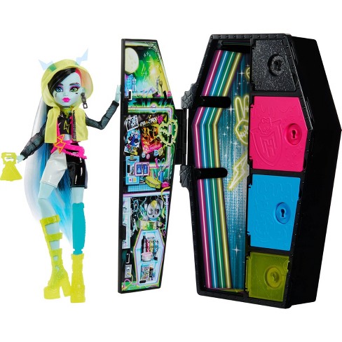 Papusa Monster High Neon Frights Skulltimate Secrets - Frankie Stein cu 19 Surprize