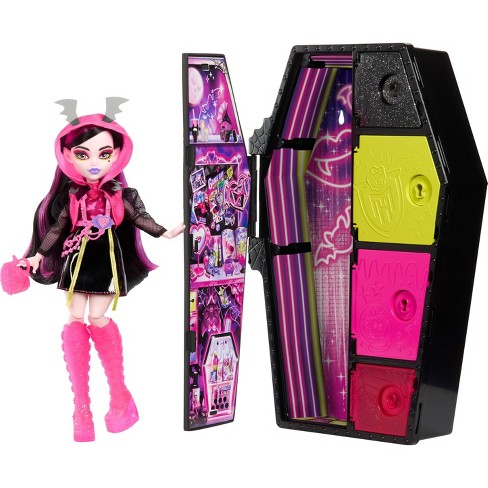 Papusa Monster High Neon Frights Skulltimate Secrets - DRACULAURA cu 19 surprize