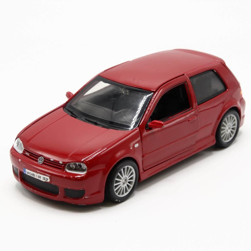 Volkswagen Golf R32 (rosu) - 1/24 Maisto