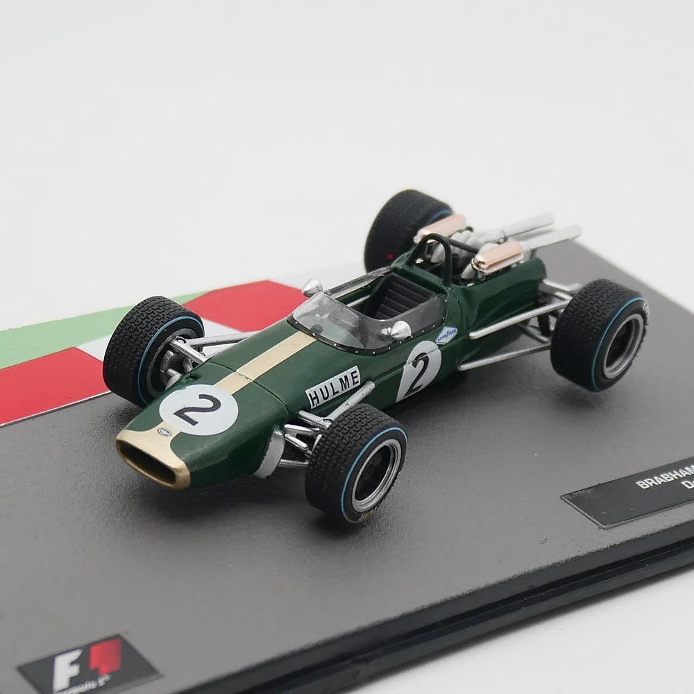 Brabham BT24 1967 Denis Hulme cu vitrina plexiglass - 1/43 Altaya