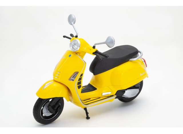 Scooter Vespa GTS Super galben - 1/12 Welly