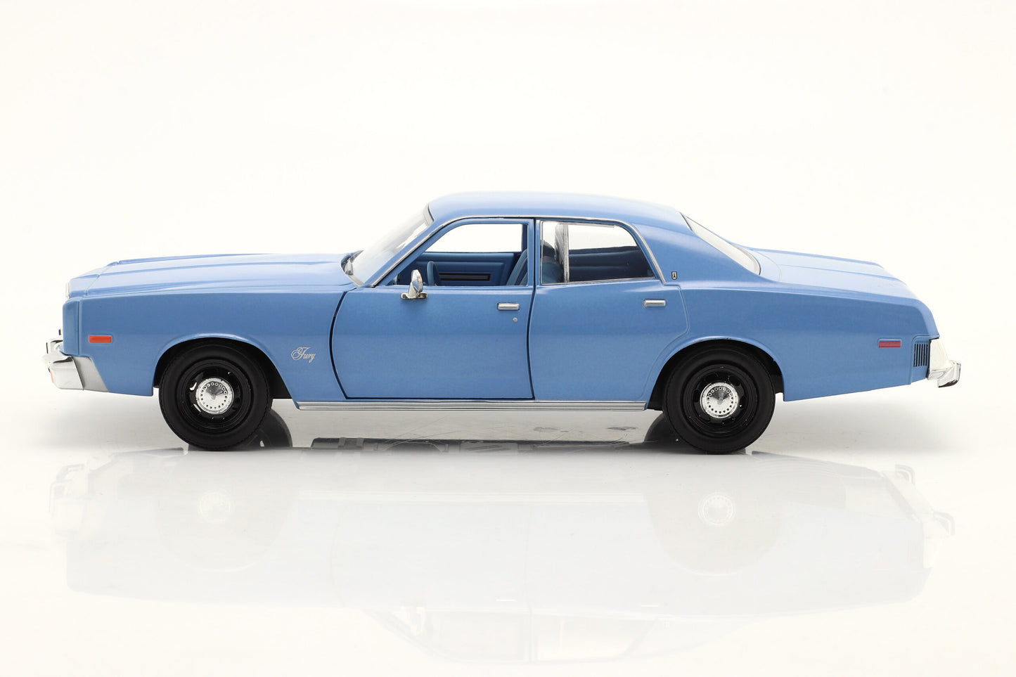 Plymouth Fury 1977 bleu - 1/24 Greenlight