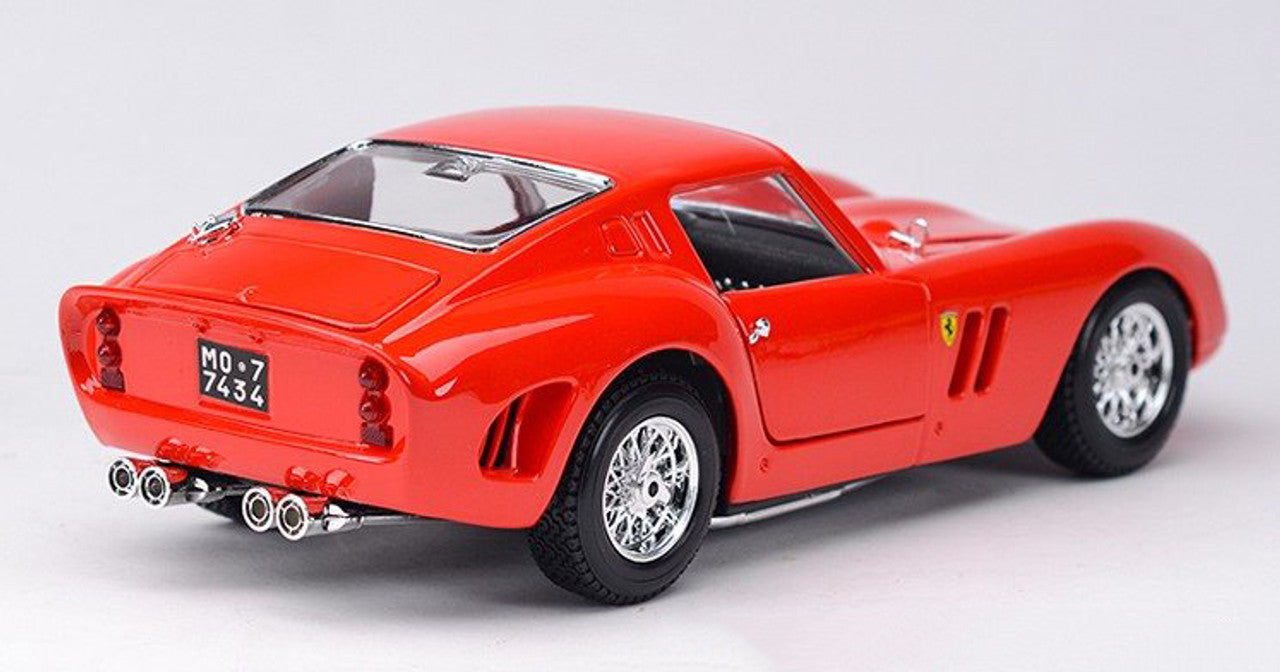 Ferrari 250 GTO 1962 cu vitrina plexiglass - 1/24 Bburago