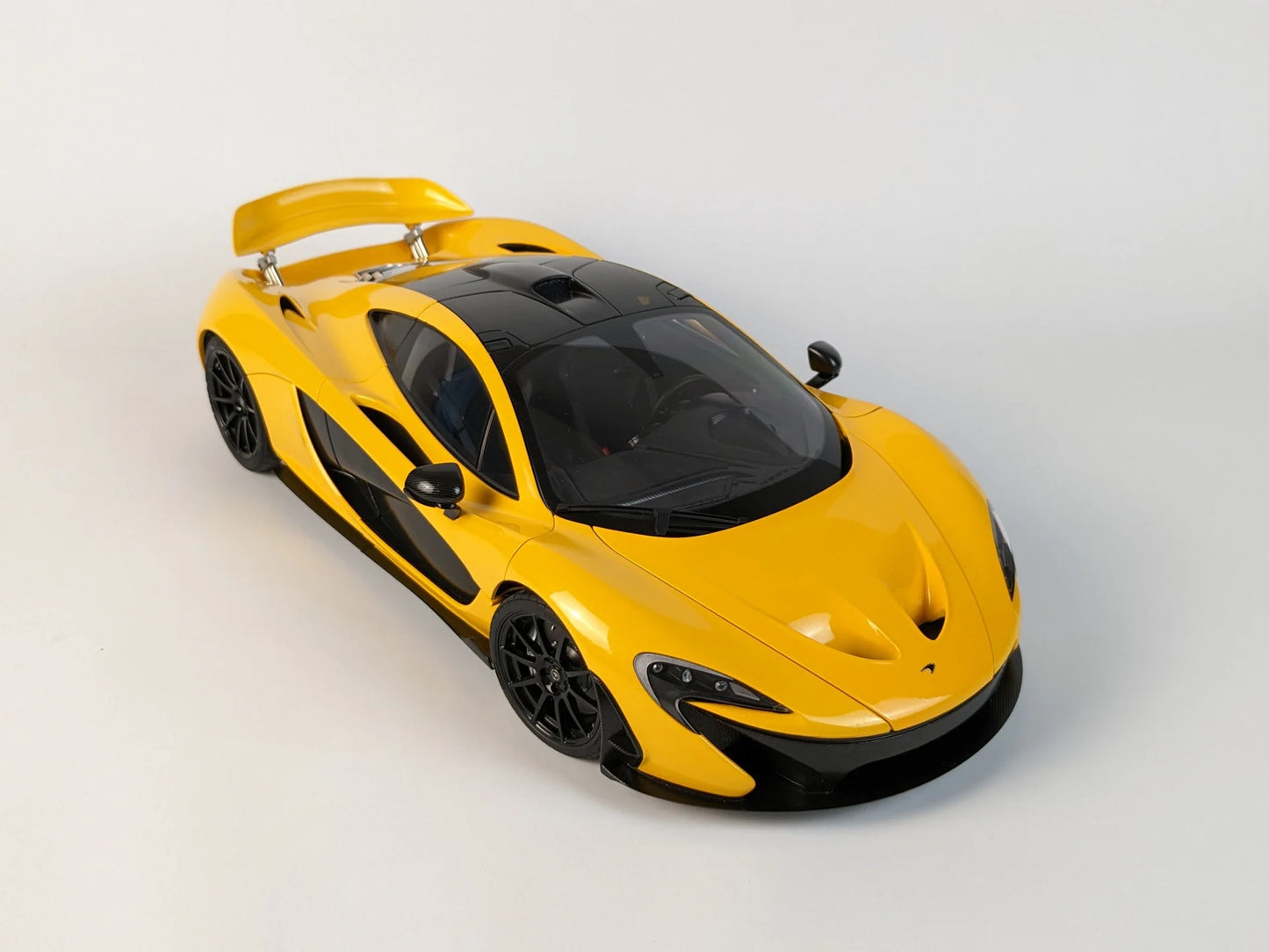 McLaren P1 Volcano yellow - 1/12 AUTOART