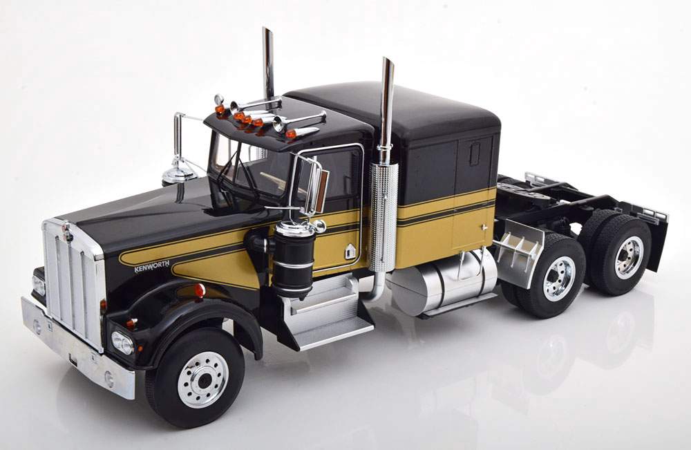 Camion Kenworth W900 Truck black/gold - 1/18 Road Kings