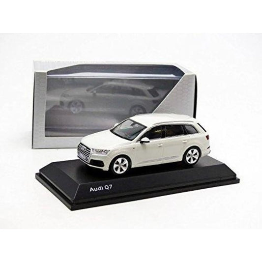 Audi Q7 alb cu vitrina plexiglass - 1/43 Spark