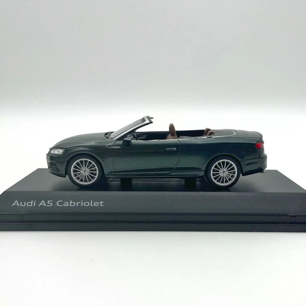 Audi A5 Cabriolet gotland green cu vitrina plexiglass - 1/43 Spark