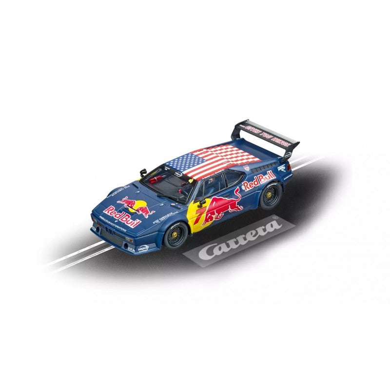 BMW M1 Procar No.7 Daytona 2017 cu pilot si vitrina plexiglass pentru pista Carrera - 1/32 Carrera Evolution