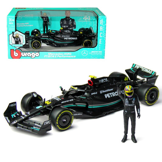 Formula 1 Mercedes-AMG F1 W14E Performance 2023 cu figurina Lewis Hamilton - 1/24 Bburago