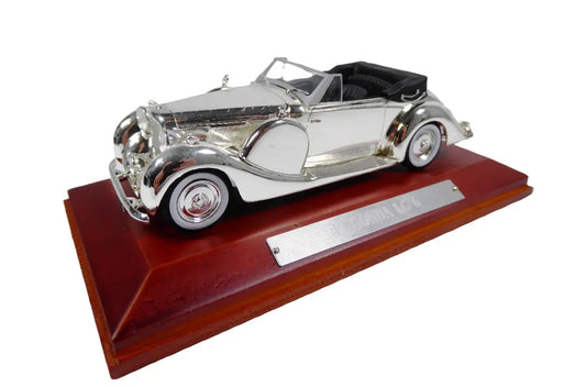 Lagonda LG 6 silver cu vitrina plexiglass (crapata) - 1/43 Atlas Collections