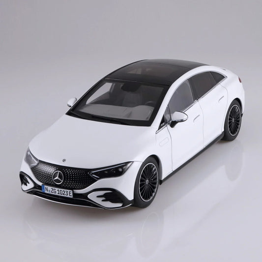 Mercedes EQE alb - 1/18 NZG