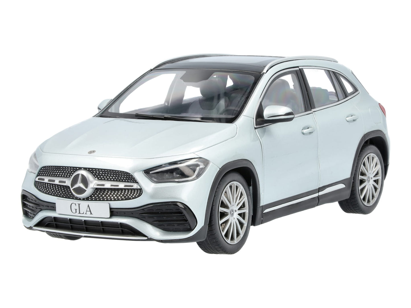 Mercedes-Benz GLA argintiu - 1/18 Z-Models