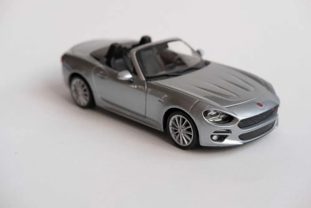 Fiat 124 Spider - 1/24 Bburago