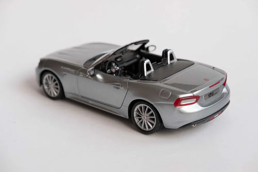 Fiat 124 Spider - 1/24 Bburago