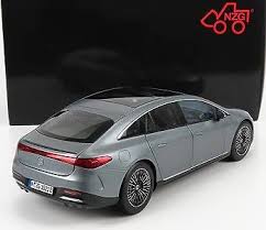 Mercedes-Benz EQS selenite grey - 1/18 NZG