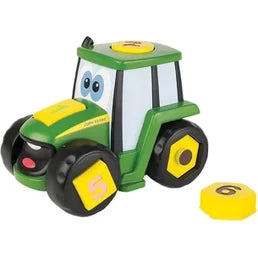 Tractoras John Deere cu forme si cifre