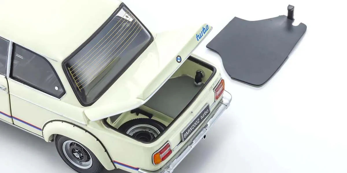 BMW 2002 Turbo (alb) - 1/18 Kyosho