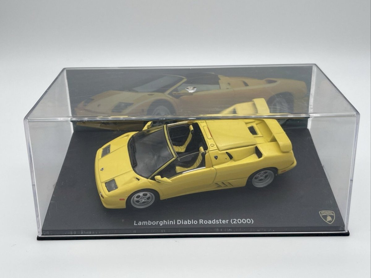 Lamborghini Diablo Roadster 2000 cu vitrina plexiglass - 1/43 Altaya