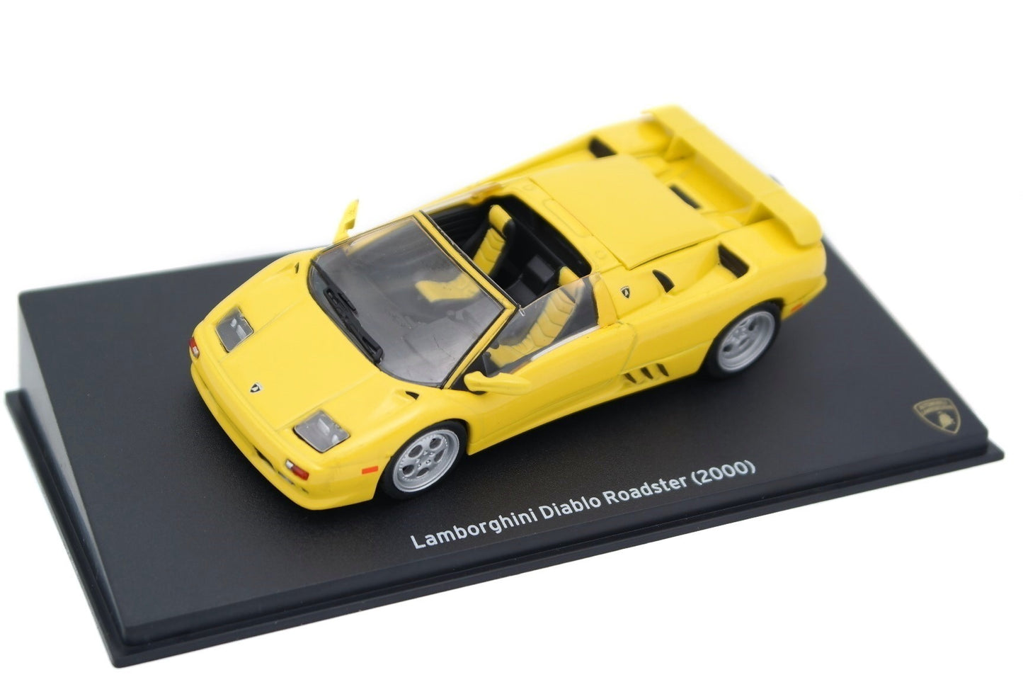 Lamborghini Diablo Roadster 2000 cu vitrina plexiglass - 1/43 Altaya