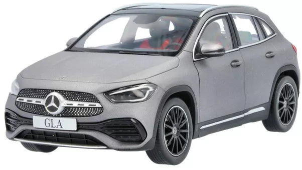 Mercedes-Benz GLA mountain grey mango - 1/18 Z Models