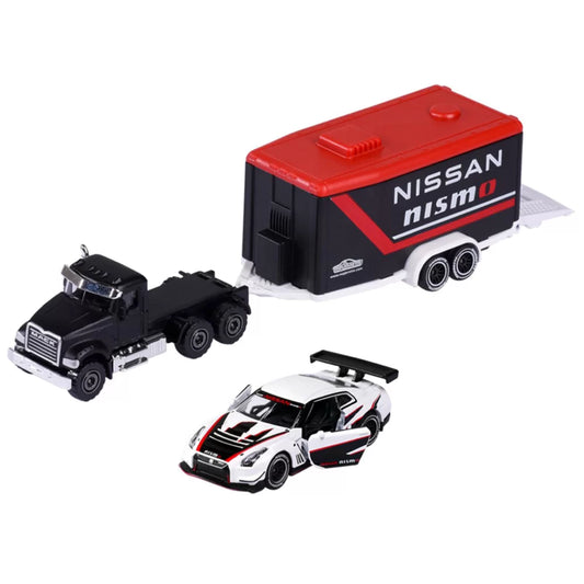 Set Masinuta Mack Granite,Nissan GT-R Nismo Gt3 cu remorca - 1/64 Majorette