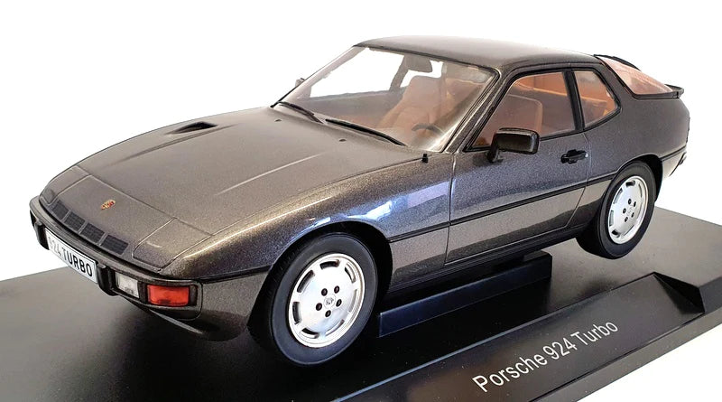 Porsche 924 Turbo 1979 - 1/18 Modelcar Group