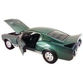 Ford Mustang Gta Fastback verde 1967 - 1/18 Maisto