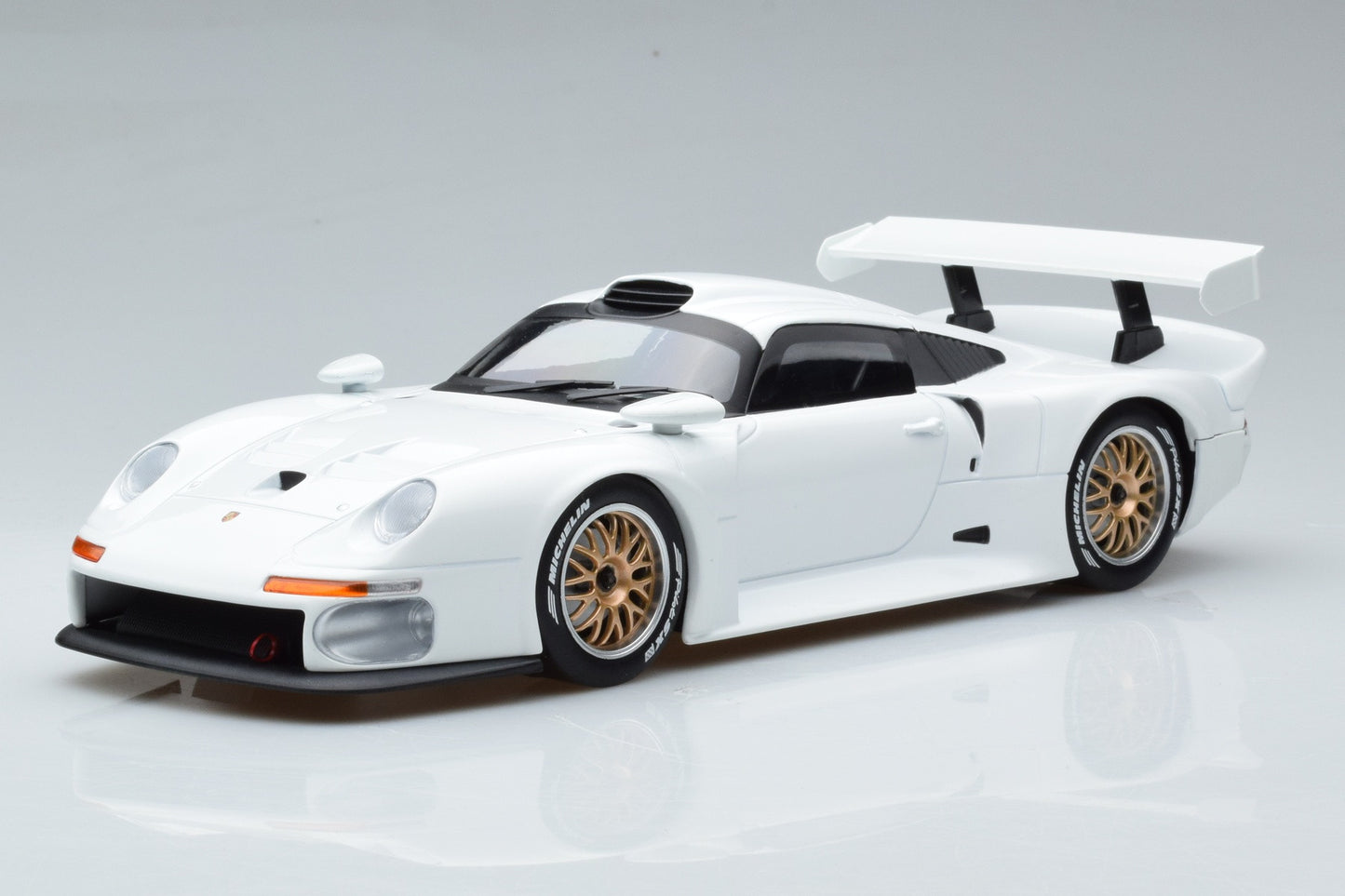 Porsche 911 GT1 Plain Body Edition white 1996 - 1/18 WERK83.