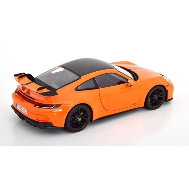 Porsche 911 GT3 (portocaliu) - 1/18 MAISTO