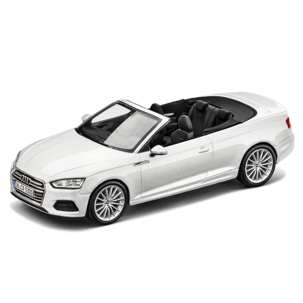 Audi A5 Cabriolet Alb cu vitrina plexiglass - 1/43 Spark