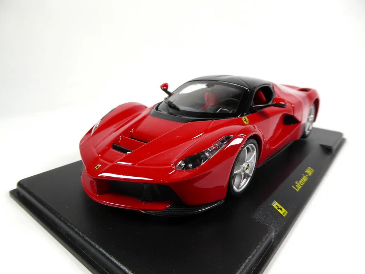 Macheta LaFerrari 2013 rosu cu vitrina plexiglass - 1/24 Bburago